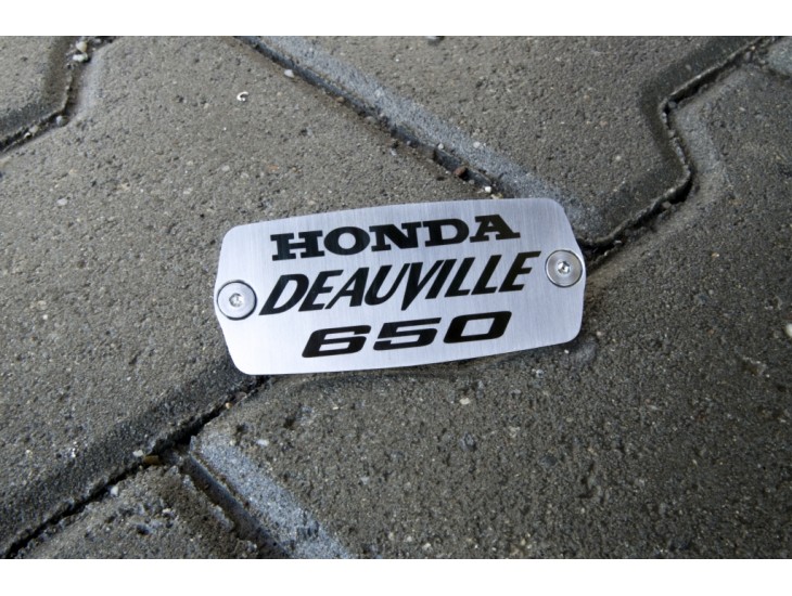 Honda NT650V - Hydraulic reservoir cover