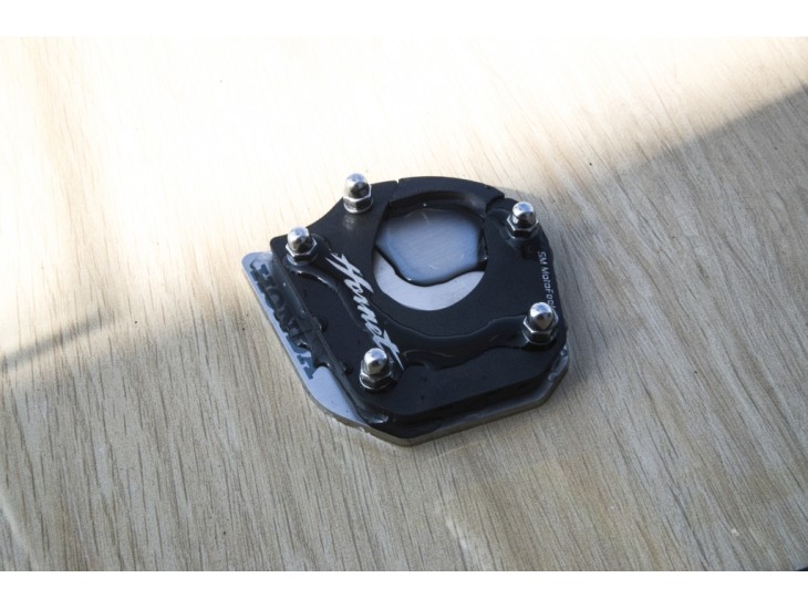 SM MotoFeet side stand extension for Honda Hornet 750 2023-