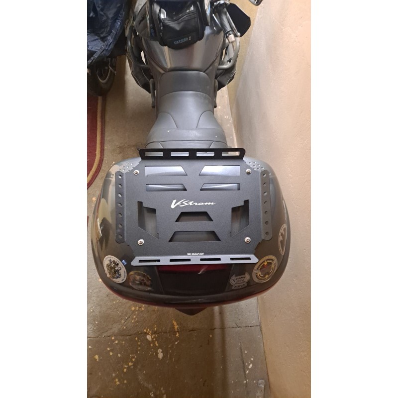 Motorcycle luggage rack