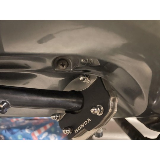 Poszerzenie stopki bocznej SM MotoFeet do Honda SW-T600 Silverwing 2001-2016