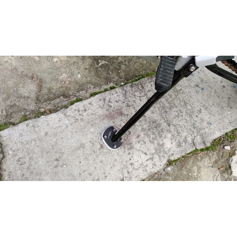 SM MotoFeet side stand extension for Honda Africa Twin RD03/04/07 1990-2003